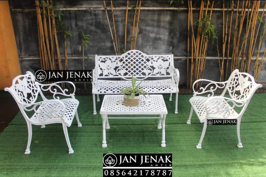 Kursi Taman Besi Antik JanJenak 0856-4217-8787 #kursitaman #kursitamanbesi #kursitamanantik