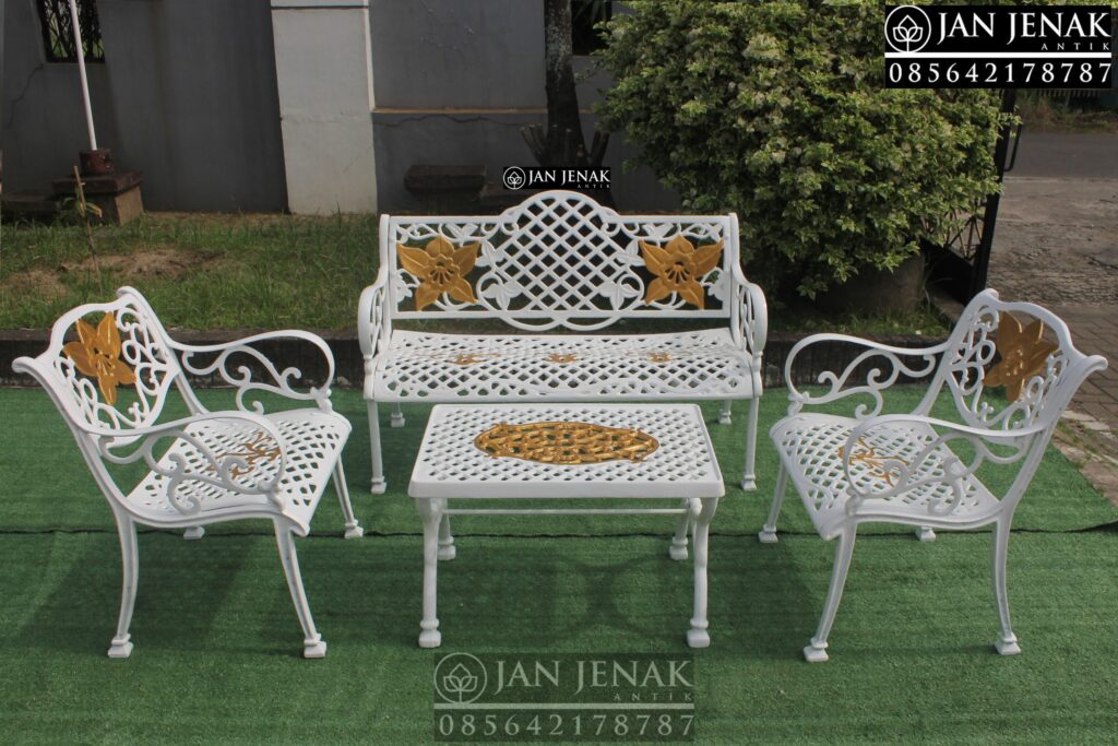 Kursi Taman Besi Antik JanJenak 0856-4217-8787 #kursitaman #kursitamanbesi #kursitamanantik