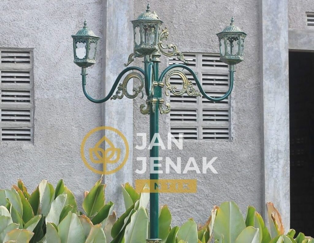 Lampu Taman karya Jan Jenak 0856-4217-8787