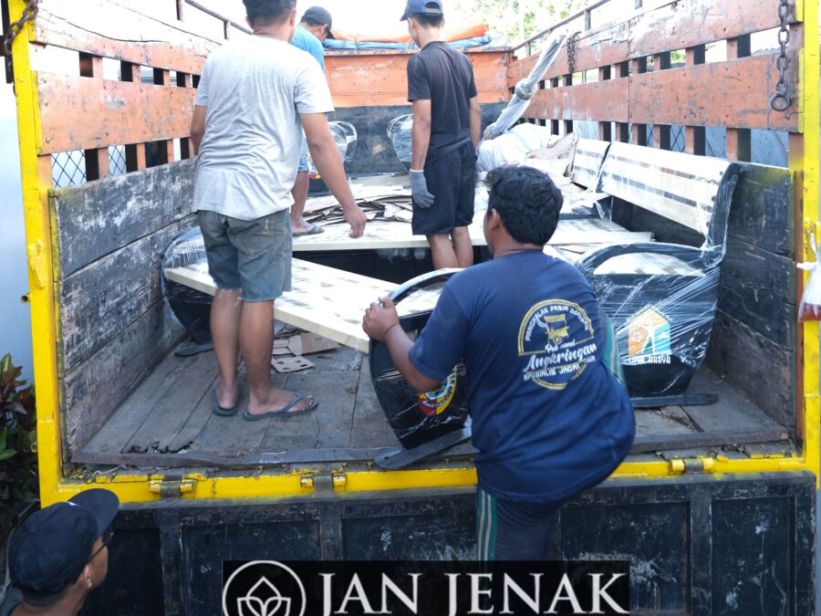 Kursi Taman Besi Antik JanJenak 0856-4217-8787