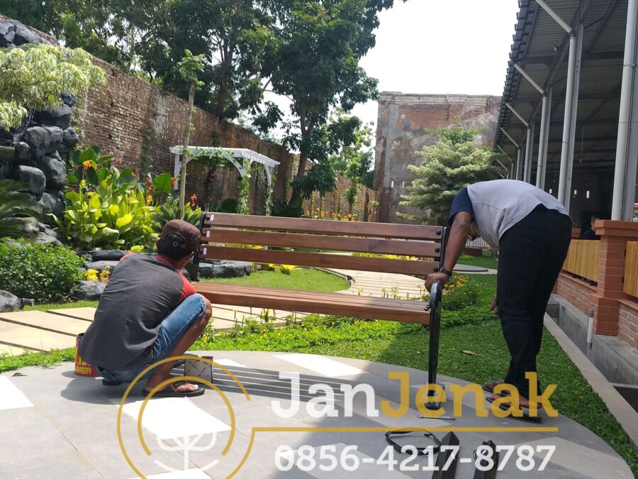 Kursi Taman Besi Antik JanJenak 0856-4217-8787