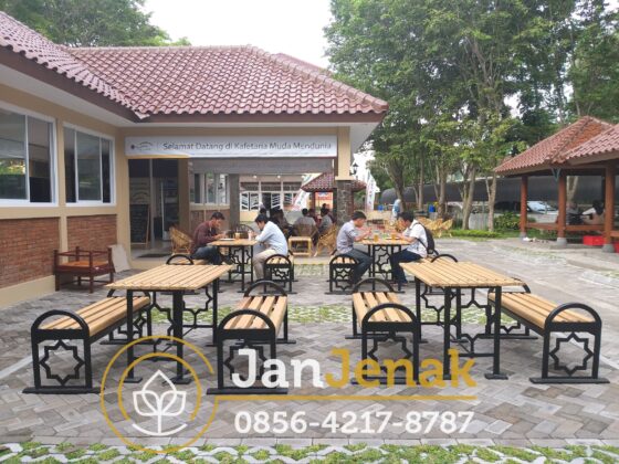 Kursi Taman Besi Antik JanJenak 0856-4217-8787