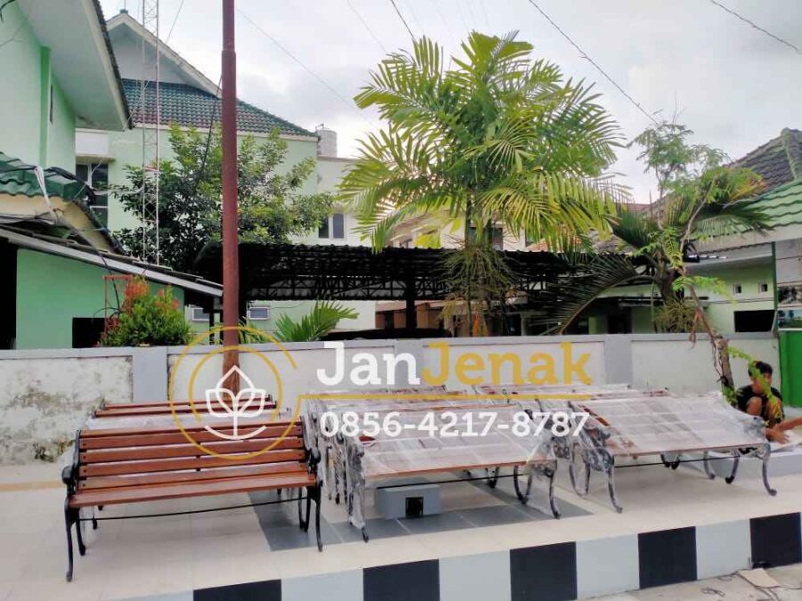 Kursi Taman Besi Antik Jogja JanJenak 0856-4217-8787