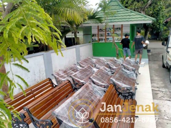 Kursi Taman Besi Antik Jogja JanJenak 0856-4217-8787