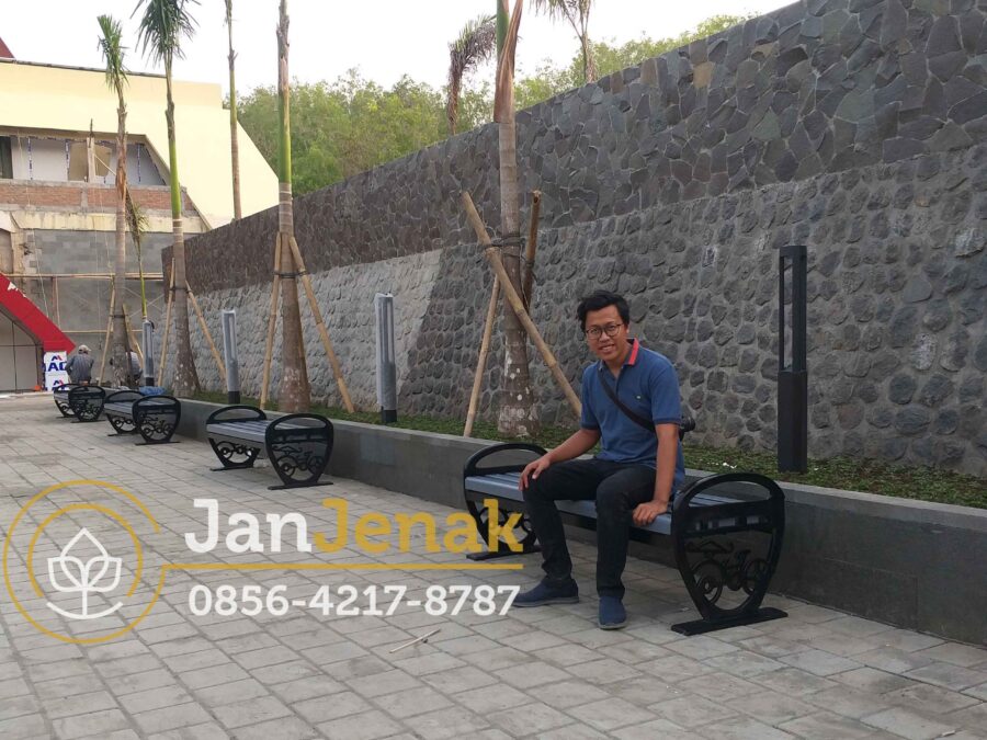 Kursi Taman Besi Antik JanJenak 0856-4217-8787 #kursitaman #kursitamanbesi #kursitamanantik