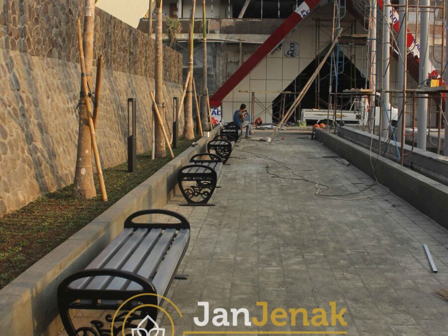 Kursi Taman Besi Antik JanJenak 0856-4217-8787 #kursitaman #kursitamanbesi #kursitamanantik