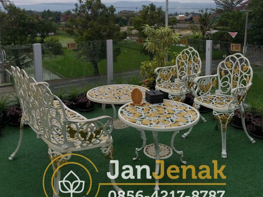 Kursi Taman Besi Antik JanJenak 0856-4217-8787 #kursitaman #kursitamanbesi #kursitamanantik