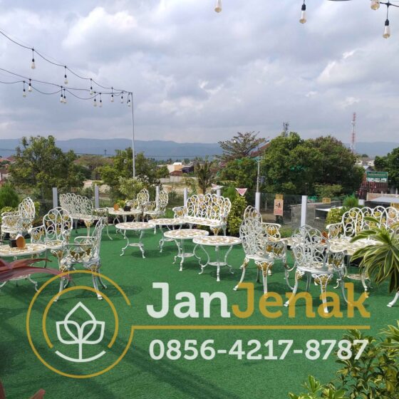 Kursi Taman Besi Antik JanJenak 0856-4217-8787 #kursitaman #kursitamanbesi #kursitamanantik